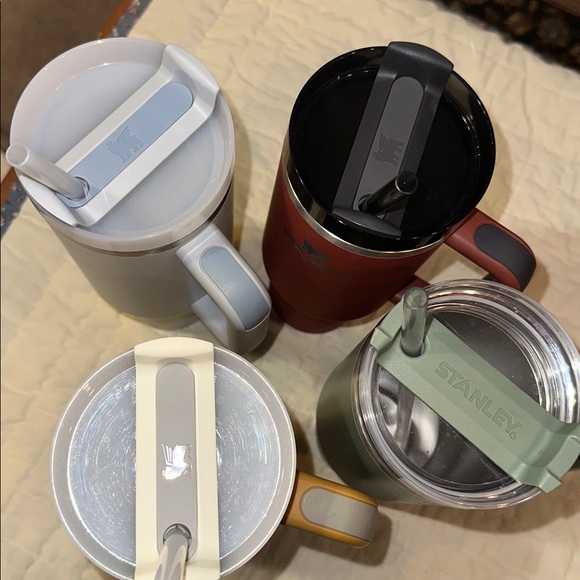 Stanley Quencher H2.0 Flowstate 40 oz Tumbler - Picture 6 of 6